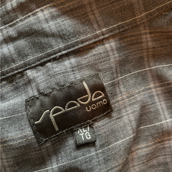 Men's Classic Plaid Button Down Shirt - Picture 4 of 4